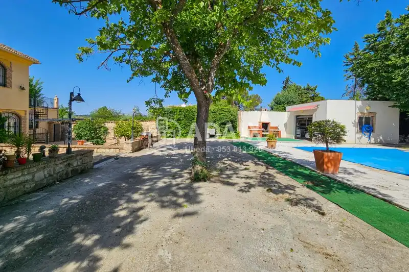 Garden of Houses for sale in Úbeda  with Air Conditioner, Heating and Terrace