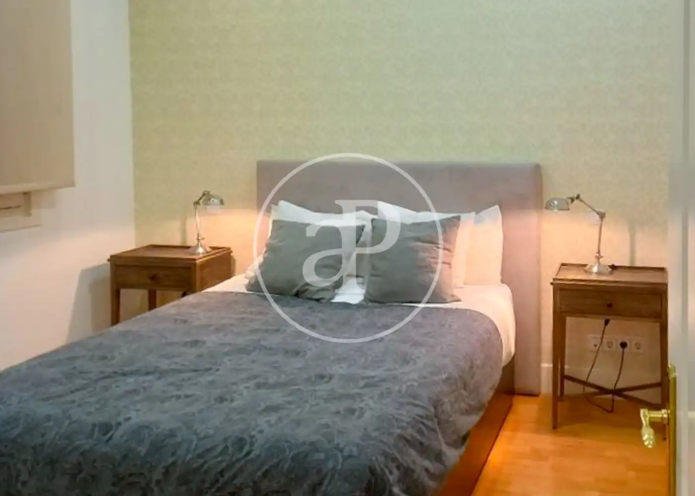 Bedroom of Flat for rent in Madrid  with Air Conditioner, Heating and Private garden