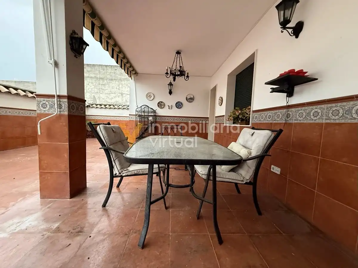 Terraza de Piso en venta en Cabra con Aire acondicionado, Calefacción y Amueblado