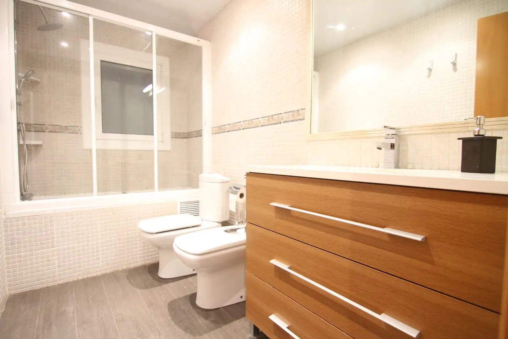Baño de Piso en venta en Olesa de Montserrat con Aire acondicionado, Calefacción y Parquet