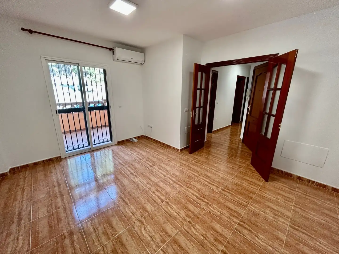 Außenansicht von Wohnung zur Miete in Alhaurín de la Torre mit Klimaanlage, Heizung und Terrasse