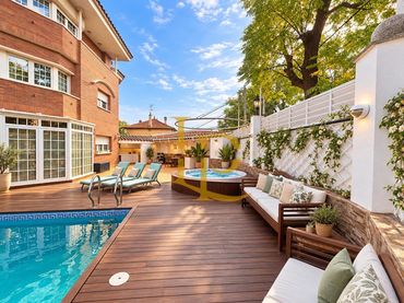 Casa amb piscina en venda a Martinica – Ateneu
