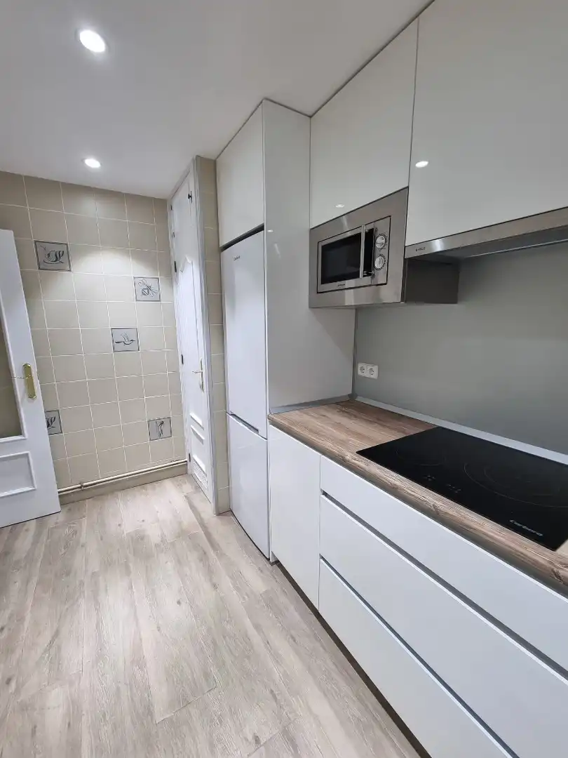 Kitchen of Flat for rent in Madrid  with Air Conditioner, Heating and Parquet flooring