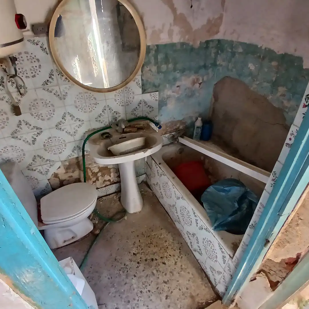 Bathroom of Detached homes for sale in Zaragoza