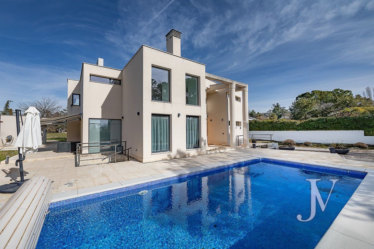 Piscina de Casa o chalet en venta en Algete con Aire acondicionado, Calefacción y Jardín privado