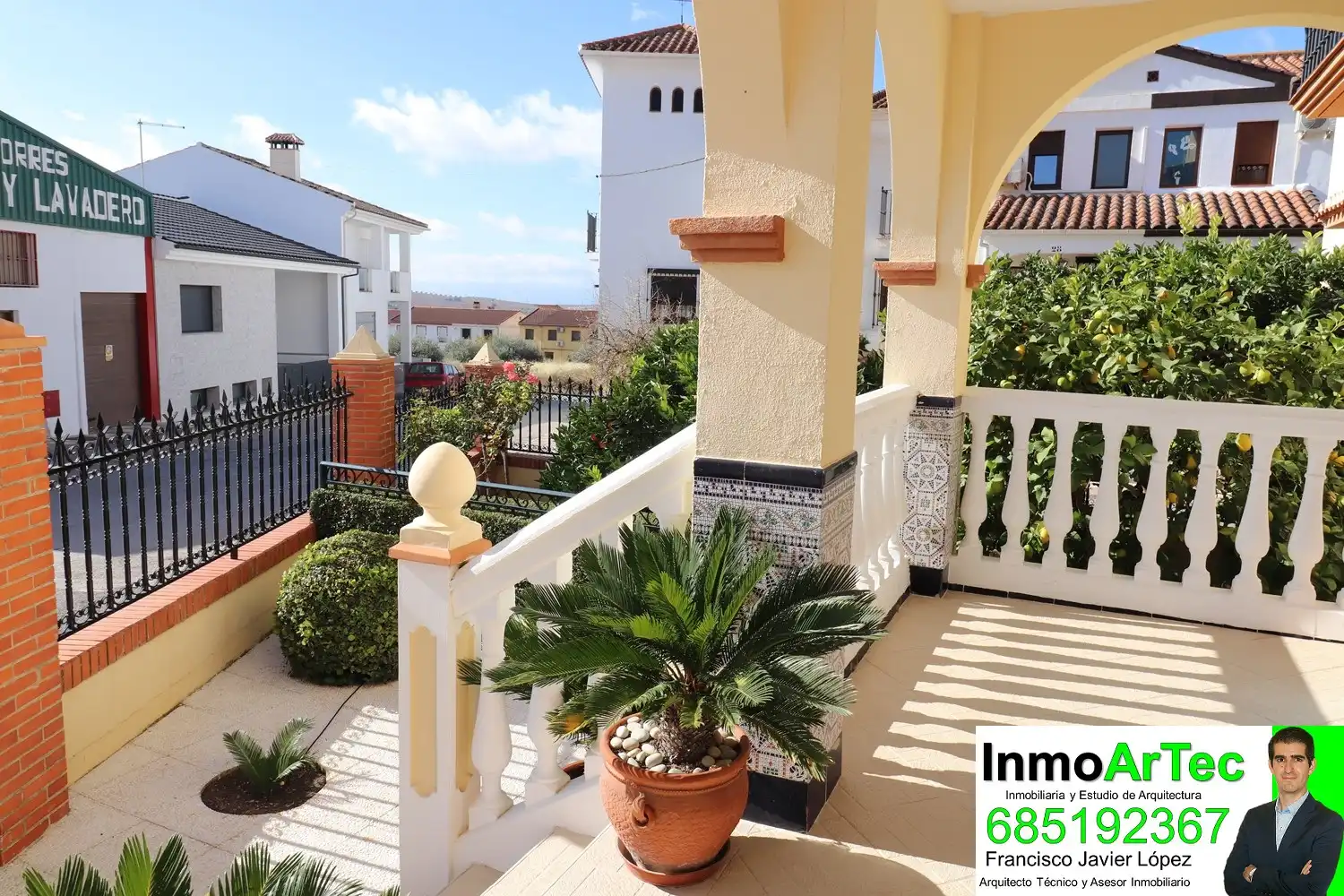 Detached house with terrace for sale in Calle Encinar 3, imagen 2