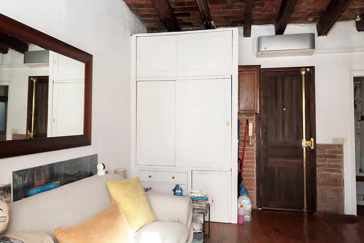 Schlafzimmer von Wohnung zum Verkauf in Barcelona mit Klimaanlage, Möbliert und Balkon