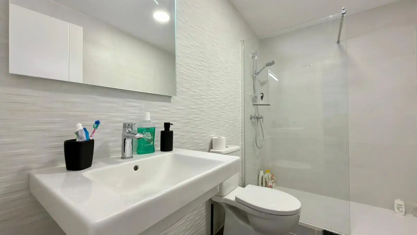 Badezimmer von Maisonette zum Verkauf in Finestrat mit Klimaanlage, Heizung und Privatgarten