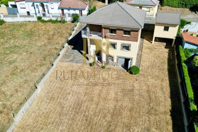 Casa-chalet en Venta en Travesía Fuente Blanc, 8 en Soto y Amío