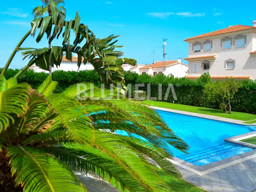 Apartments for rent in Calle Veler, Les Bassetes - El Marjal