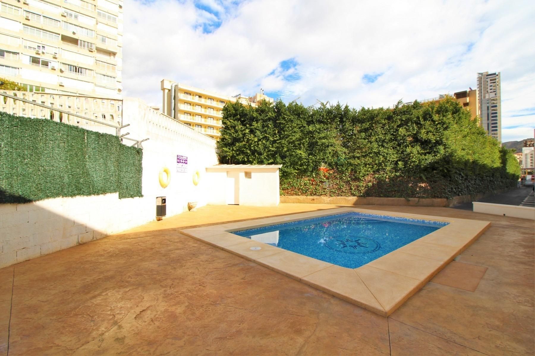 Swimming pool of Apartment for sale in Benidorm  with Air Conditioner, Heating and Private garden