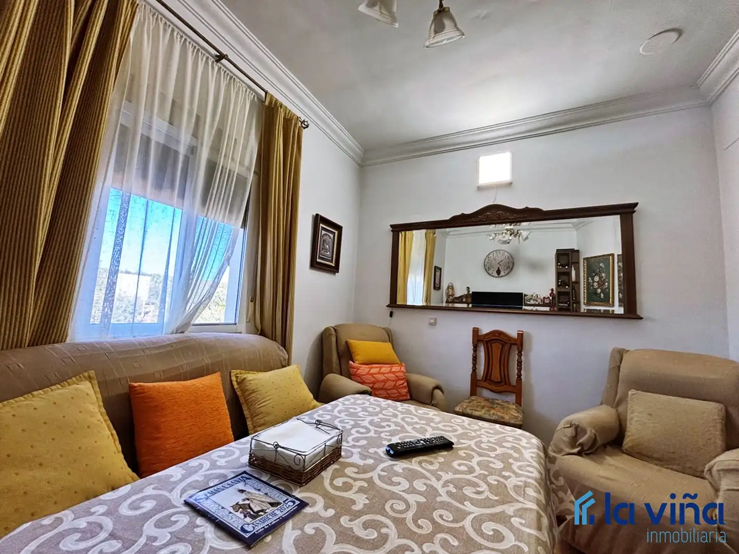 Sala de estar de Casa o chalet en venta en Casariche con Aire acondicionado, Calefacción y Jardín privado