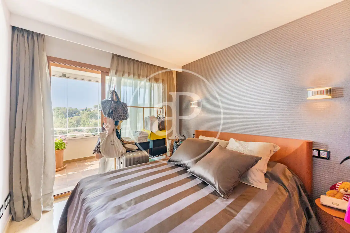 Schlafzimmer von Dachboden zum Verkauf in Calvià mit Klimaanlage, Heizung und Terrasse