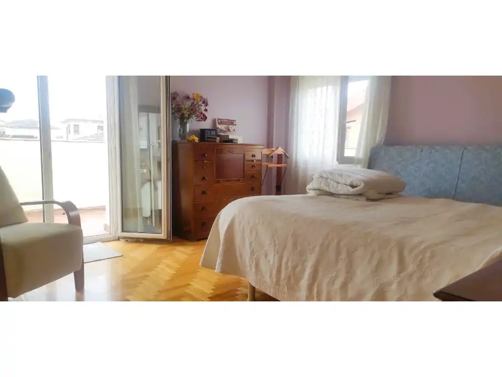 Dormitori de Casa o xalet en venda en Las Gabias
