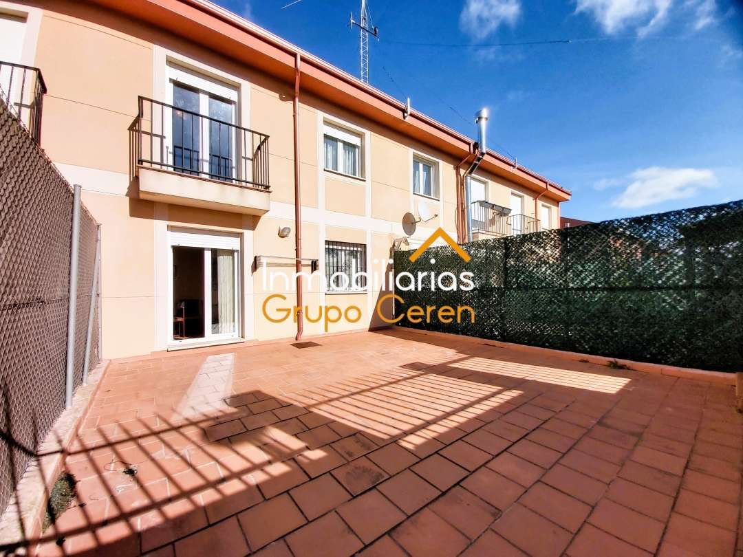 Exterior view of Single-family semi-detached for sale in Redecilla del Camino  with Heating, Private garden and Terrace