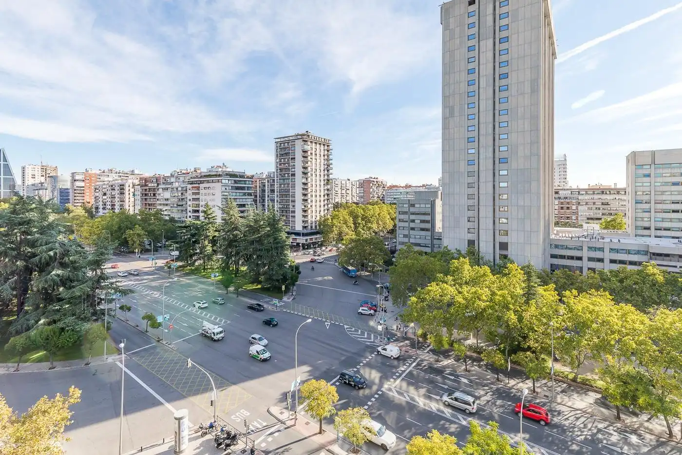 Vista exterior de Oficina de lloguer en Madrid amb Aire condicionat, Calefacció i Terrassa