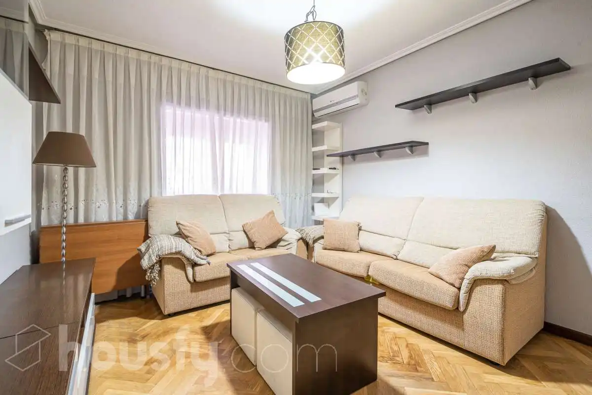 Sala d'estar de Planta baixa de lloguer en Madrid amb Aire condicionat, Calefacció i Terrassa