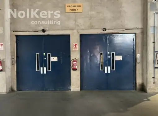 Industrial building with lift to rent in Almeda - El Corte Inglés, imagen 9