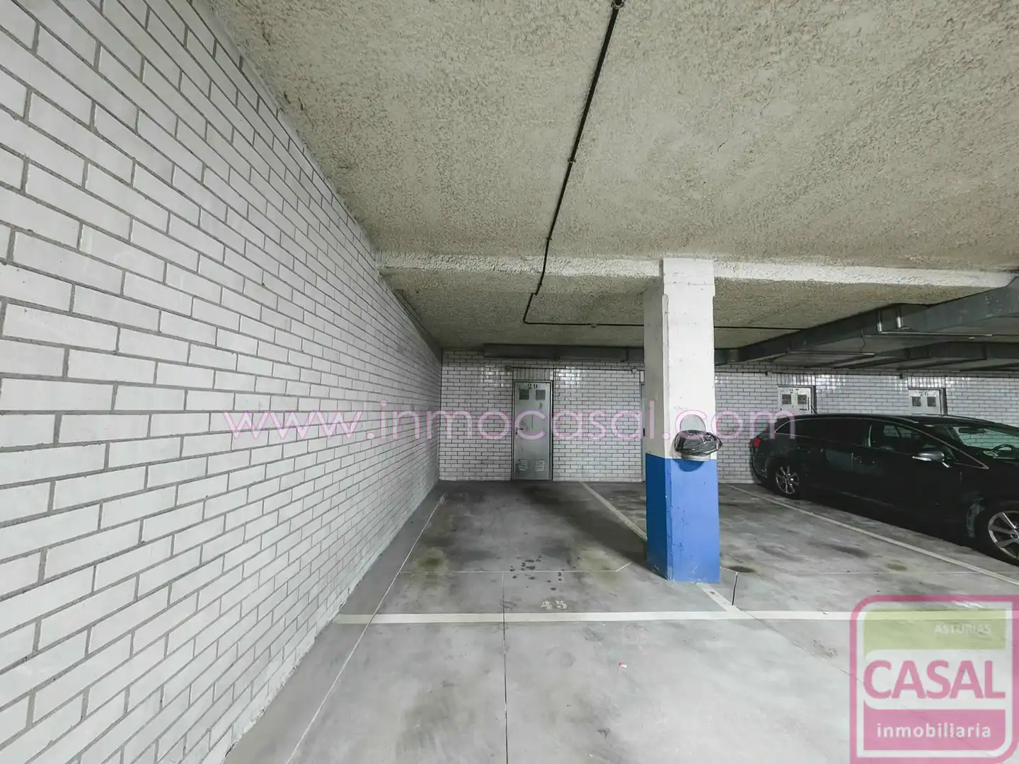 Parking de Piso en venta en Oviedo  con Calefacción, Terraza y Trastero