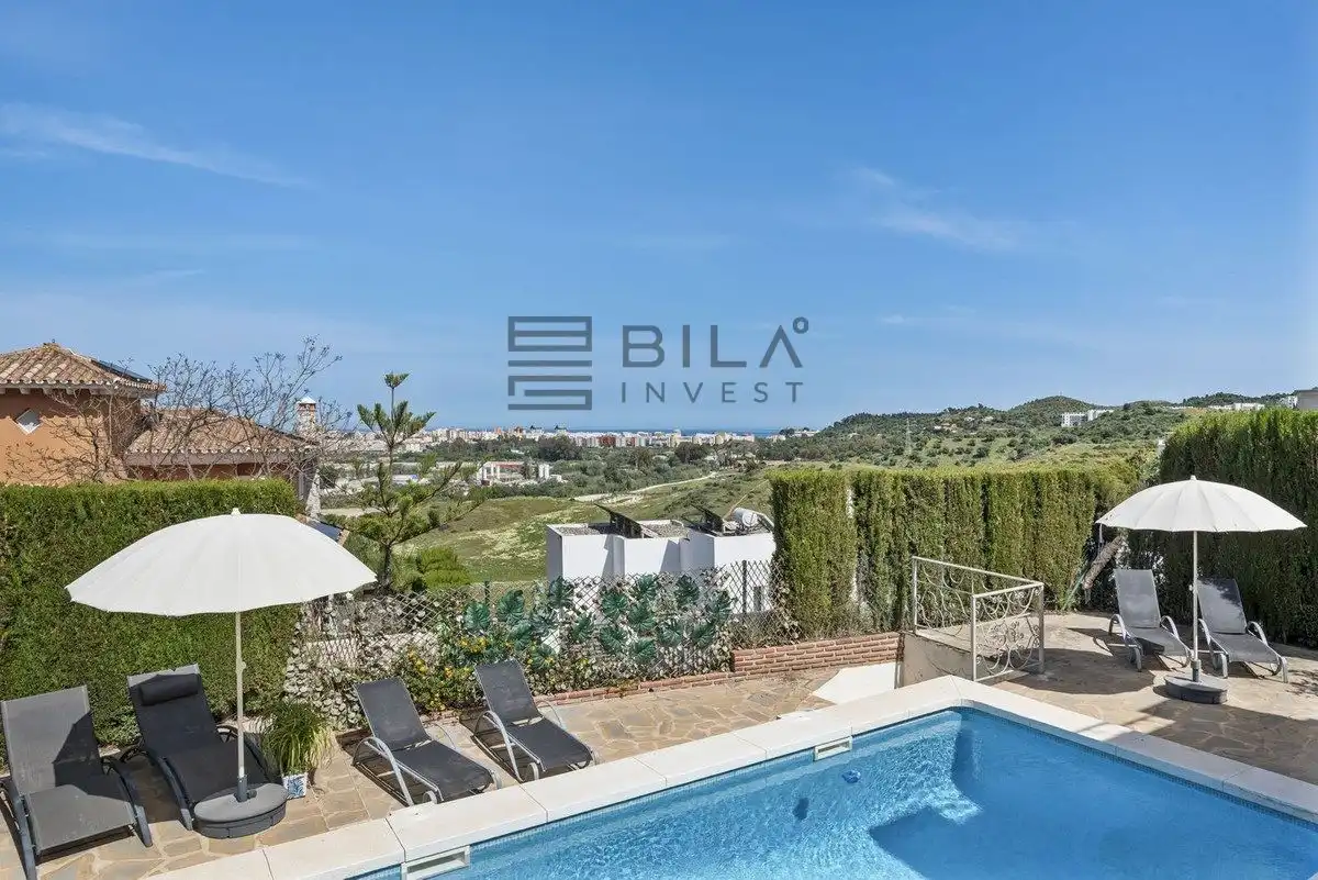 Chalet con piscina en venta en Cerros del Aguila, imagen 4