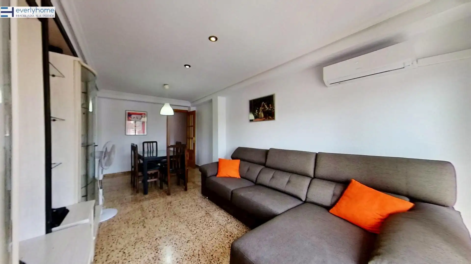 Sala de estar de Piso para compartir en Burjassot con Aire acondicionado, Amueblado y Balcón