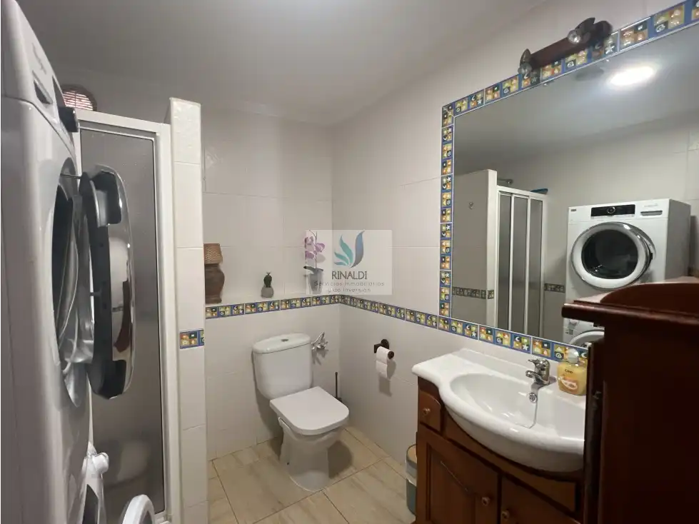 Badezimmer von Wohnungen zum Verkauf in Puerto del Rosario mit Möbliert
