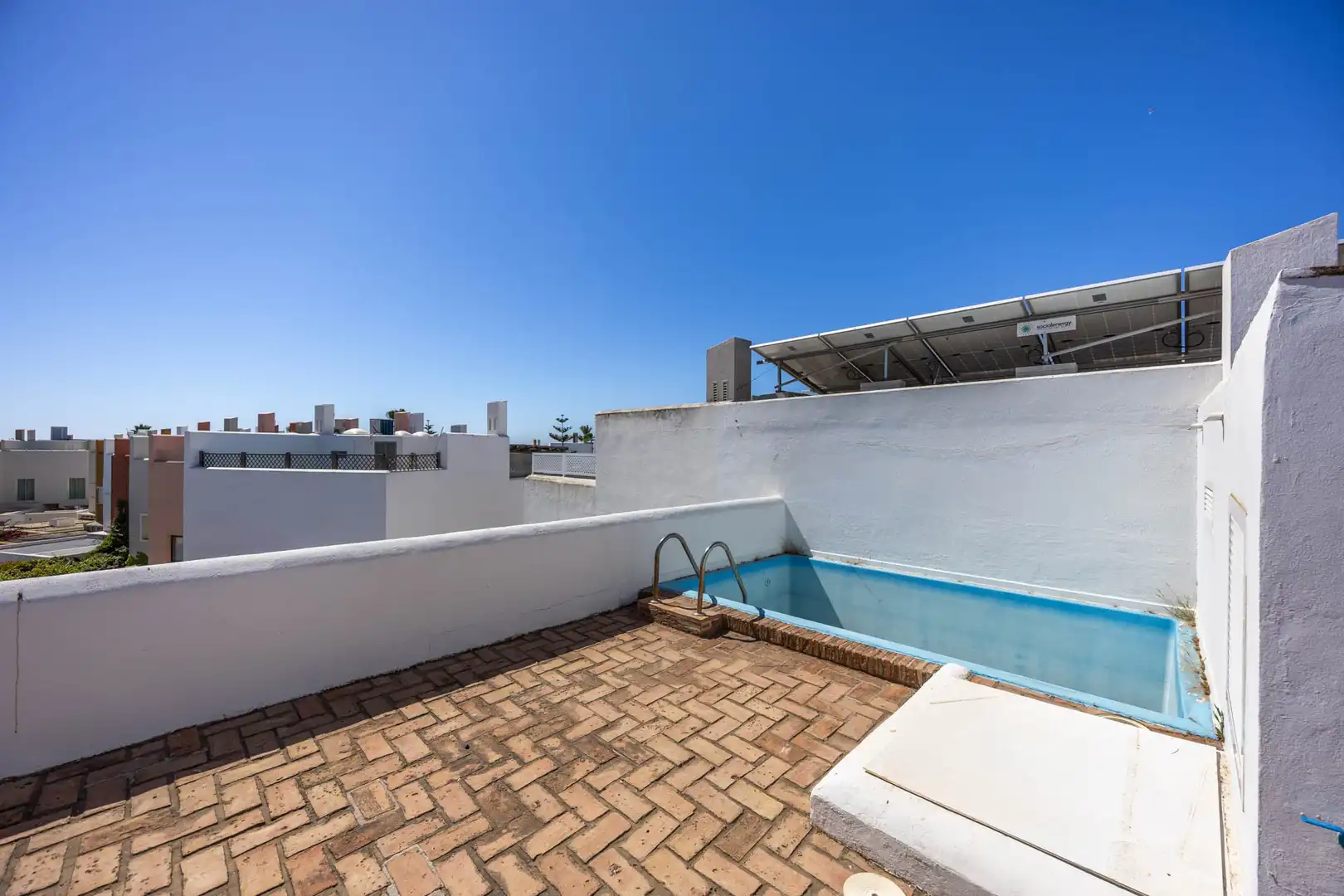 Swimming pool of Detached homes for sale in Sotogrande  with Air Conditioner, Private garden and Terrace