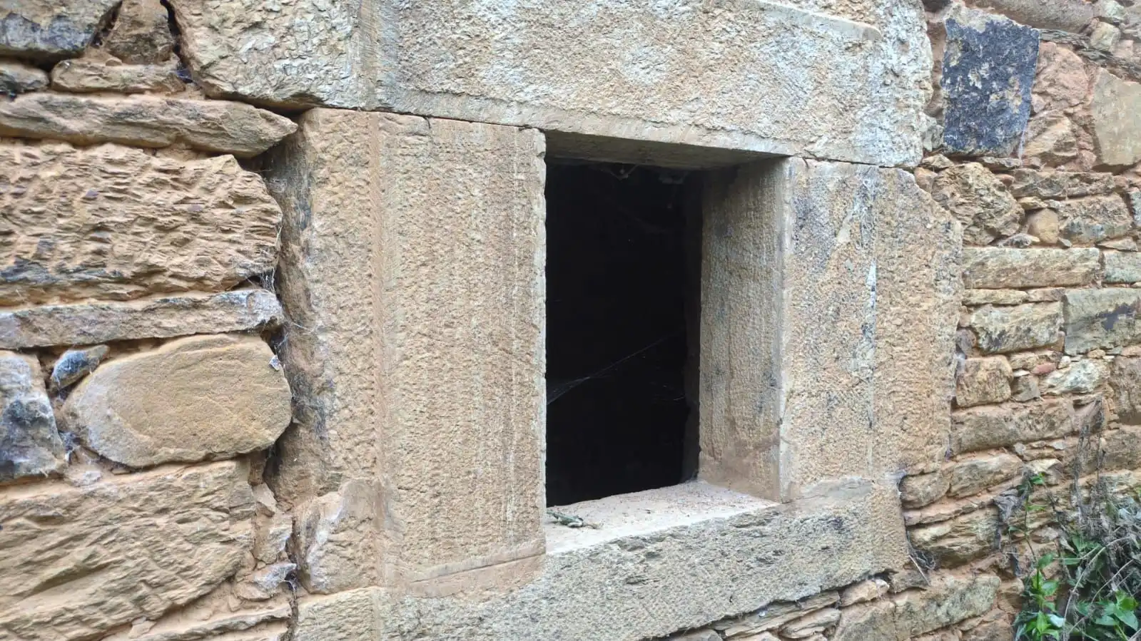 Gebäude zum Verkauf in Tineo