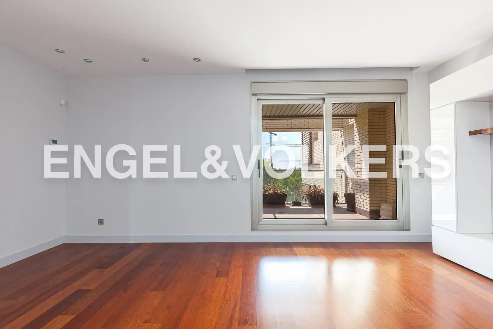 Sala de estar de Ático de alquiler en Pozuelo de Alarcón con Calefacción, Jardín privado y Terraza