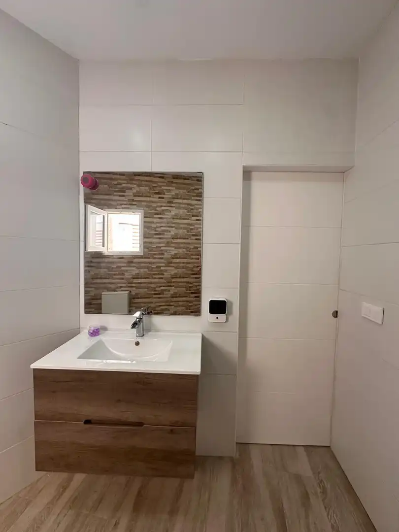 Badezimmer von Erdgeschoss zur Miete in Torrent mit Klimaanlage, Heizung und Terrasse