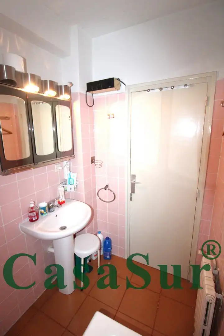 Badezimmer von Wohnung zum Verkauf in Valladolid mit Heizung, Terrasse und Abstellraum