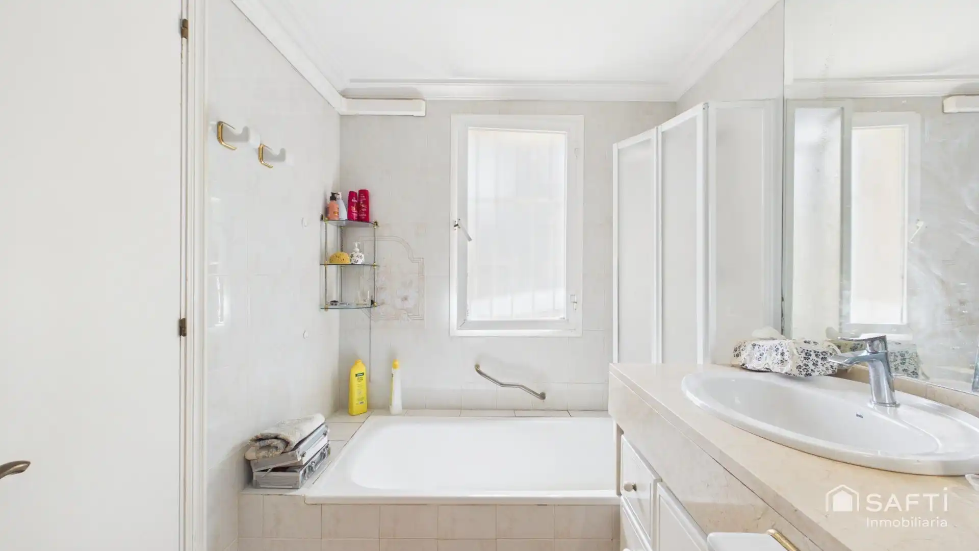 Bathroom of Detached homes for sale in Calvià  with Air Conditioner, Terrace and Balcony
