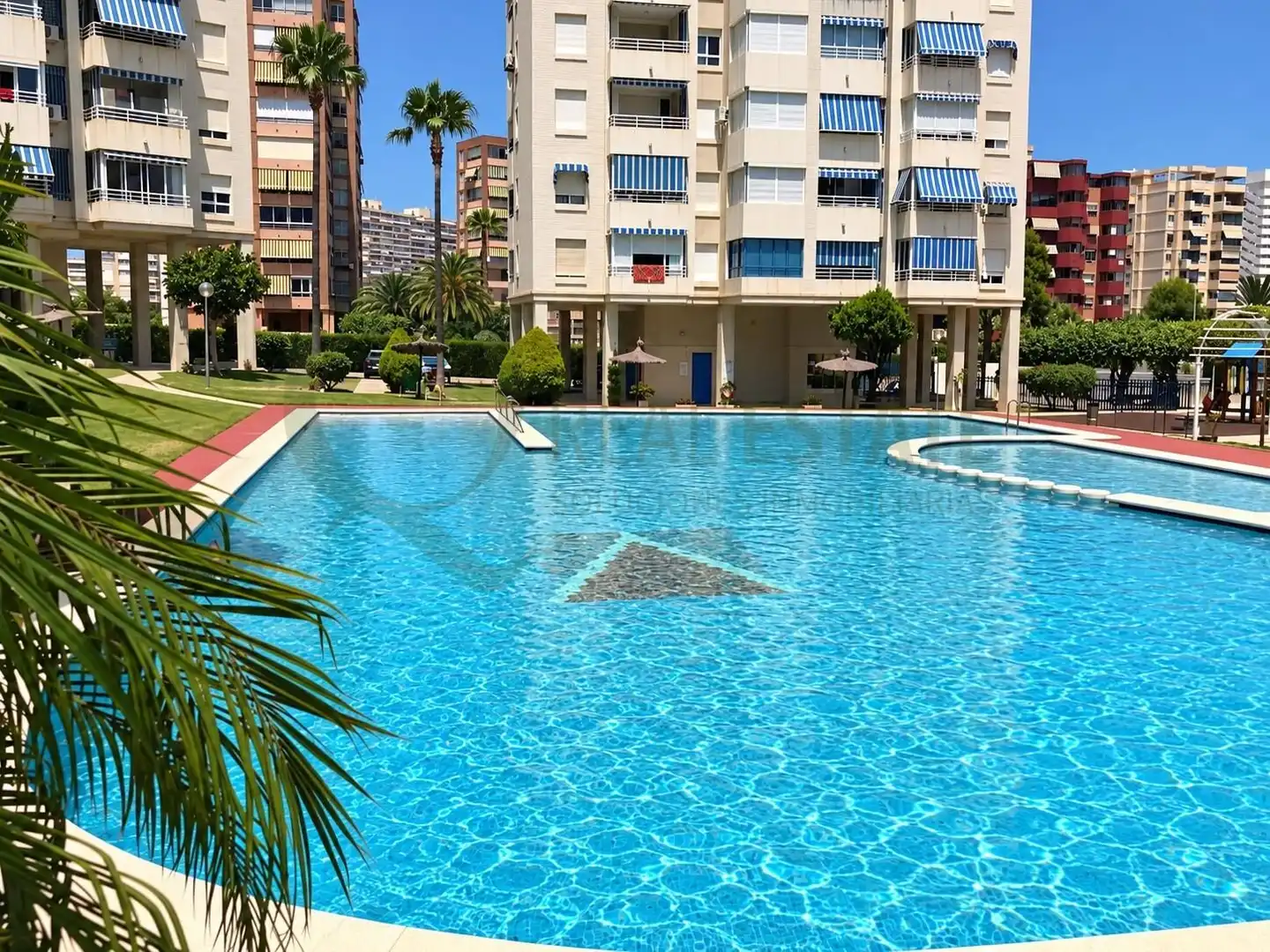 Piscina de Piso en venta en Playa de San Juan - El Cabo de las Huertas