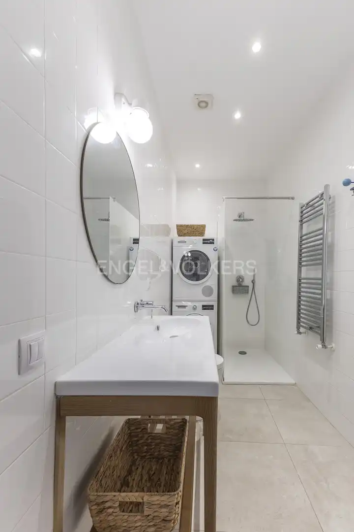 Bathroom of Flat for rent in Madrid  with Air Conditioner, Heating and Furnished