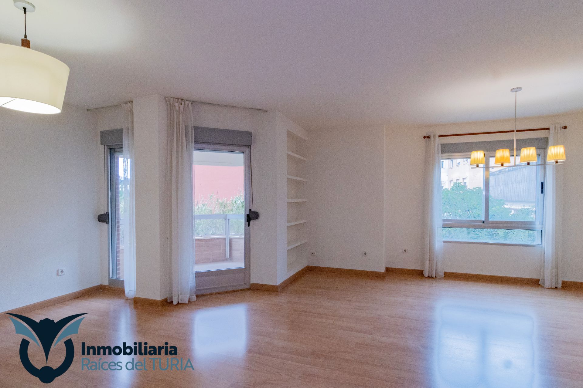 Bedroom of Flat to rent in  Valencia Capital  with Parquet flooring, Oven and Balcony