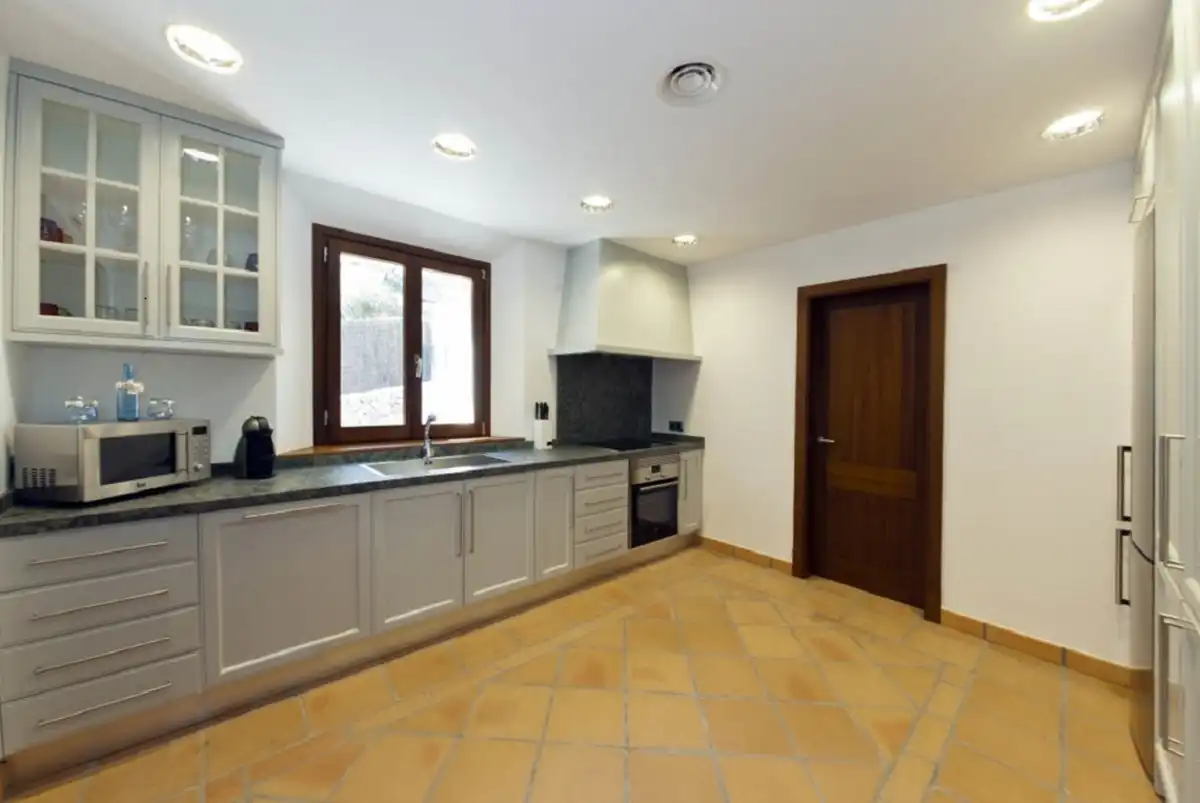 Country homes for sale in Deià