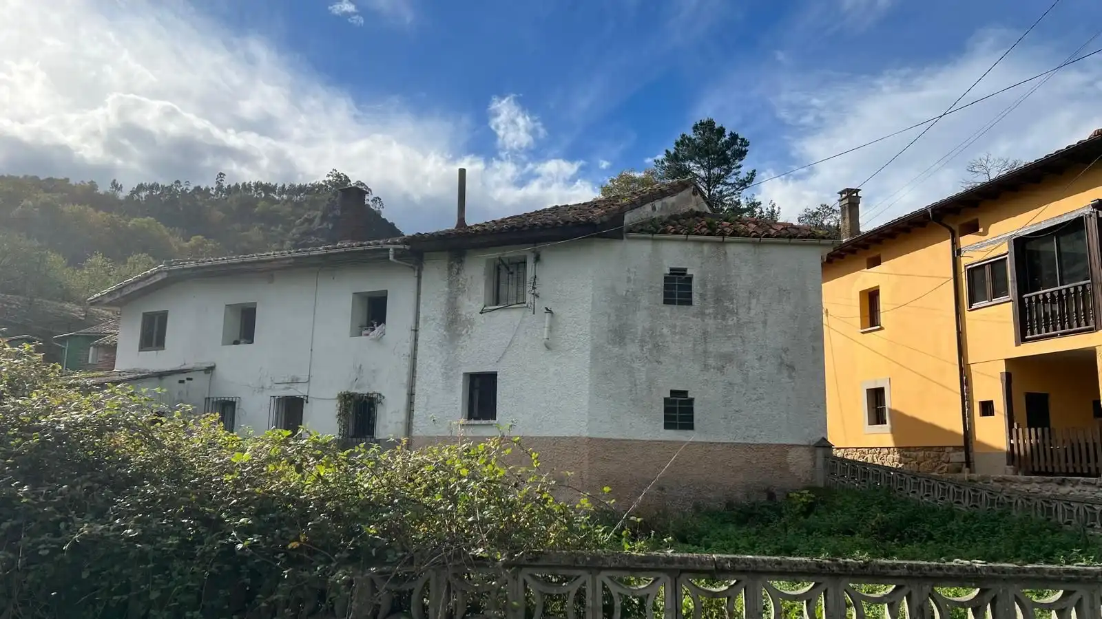 Exterior view of Houses for sale in Cangas de Onís