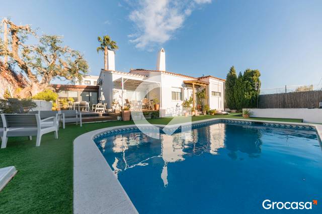 Casa-chalet en Venta en CL AMADEU VIVES D' en Santa Maria - L'Eixample - Sud Sumella