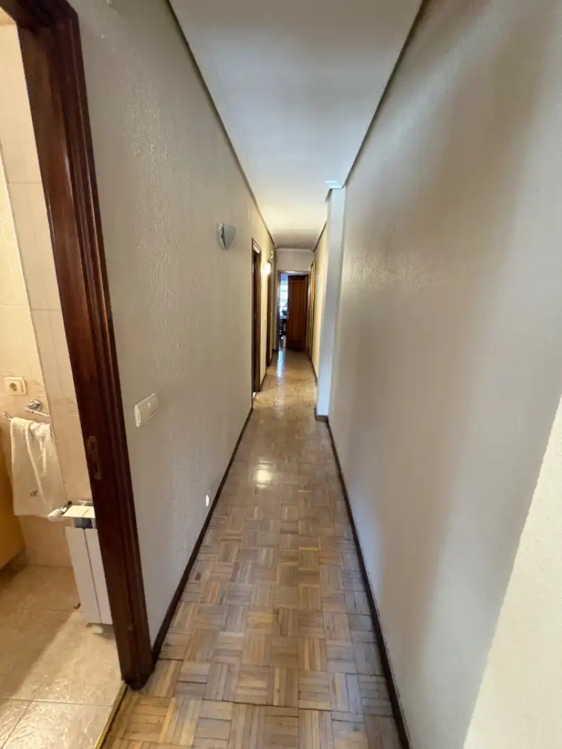 Wohnung zum Verkauf in Valladolid mit Heizung, Parkett und Terrasse
