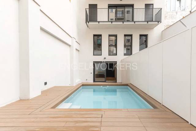 Planta baja en Venta en Vila de Gràcia