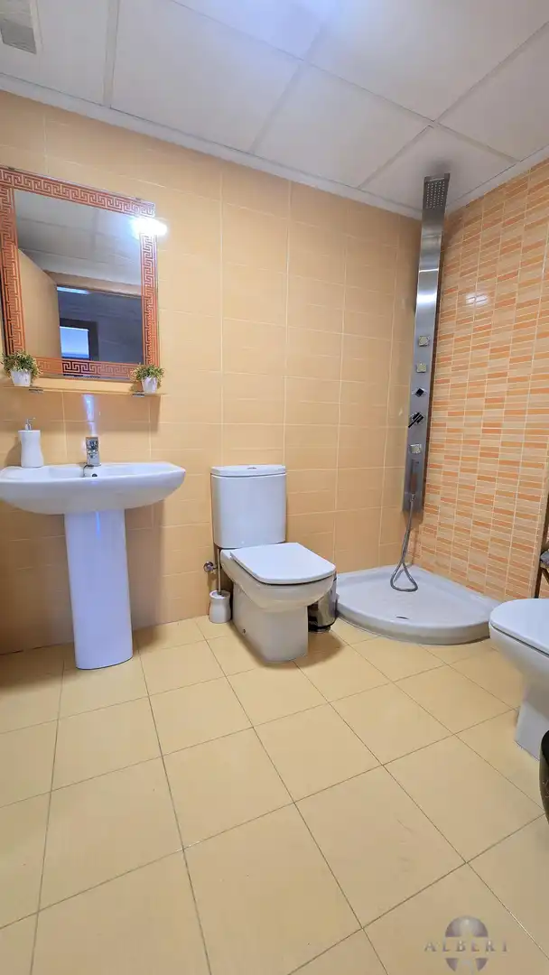 Bathroom of Flat for sale in Monóvar  / Monòver  with Air Conditioner and Storage room