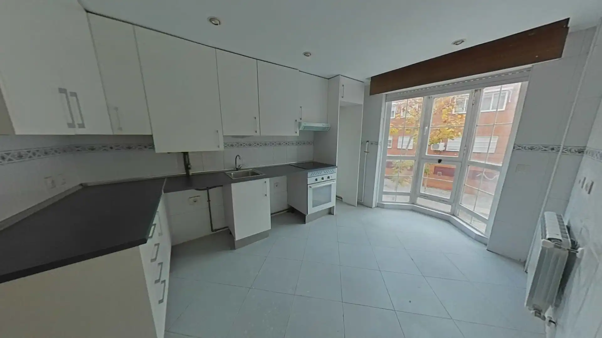 Cocina de Dúplex en venta en San Sebastián de los Reyes con Calefacción, Terraza y Trastero
