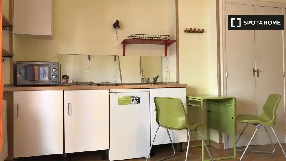 Kitchen of Study for share in Santa Marta de Tormes  with Air Conditioner and Terrace