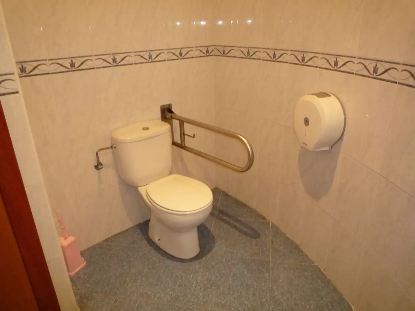Badezimmer von Geschaftsraum zum Verkauf in Tossa de Mar mit Klimaanlage, Terrasse und Möbliert