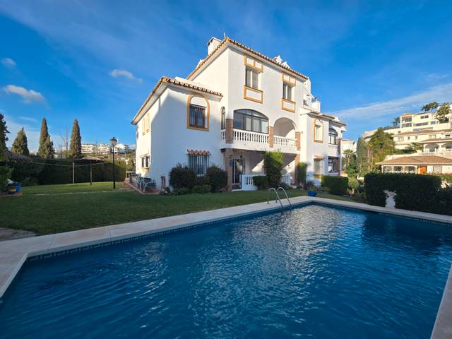 Apartamento en Venta en Calle Libra en Riviera del Sol