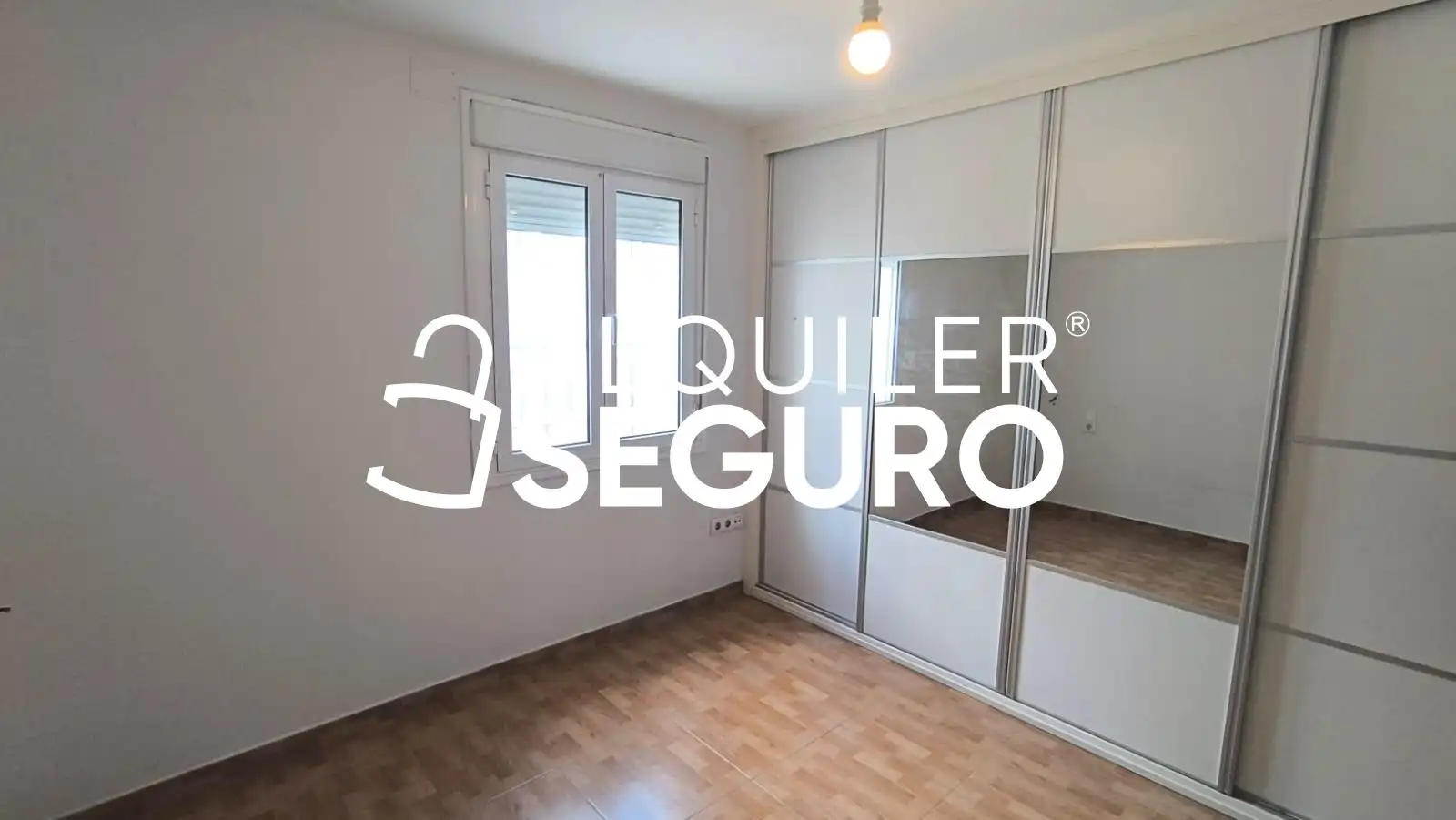 Bedroom of Flat for rent in Sevilla  with Air Conditioner