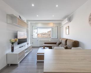 Living room of Flat for sale in  Granada Capital  with Air Conditioner and Heating