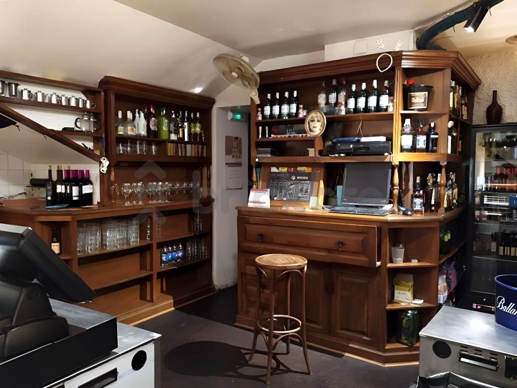 Premises for sale in  Pamplona / Iruña