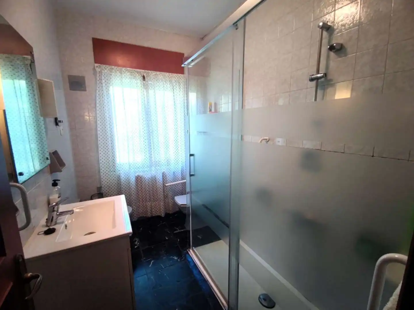 Bathroom of Houses for sale in Castropol  with Private garden, Terrace and Storage room