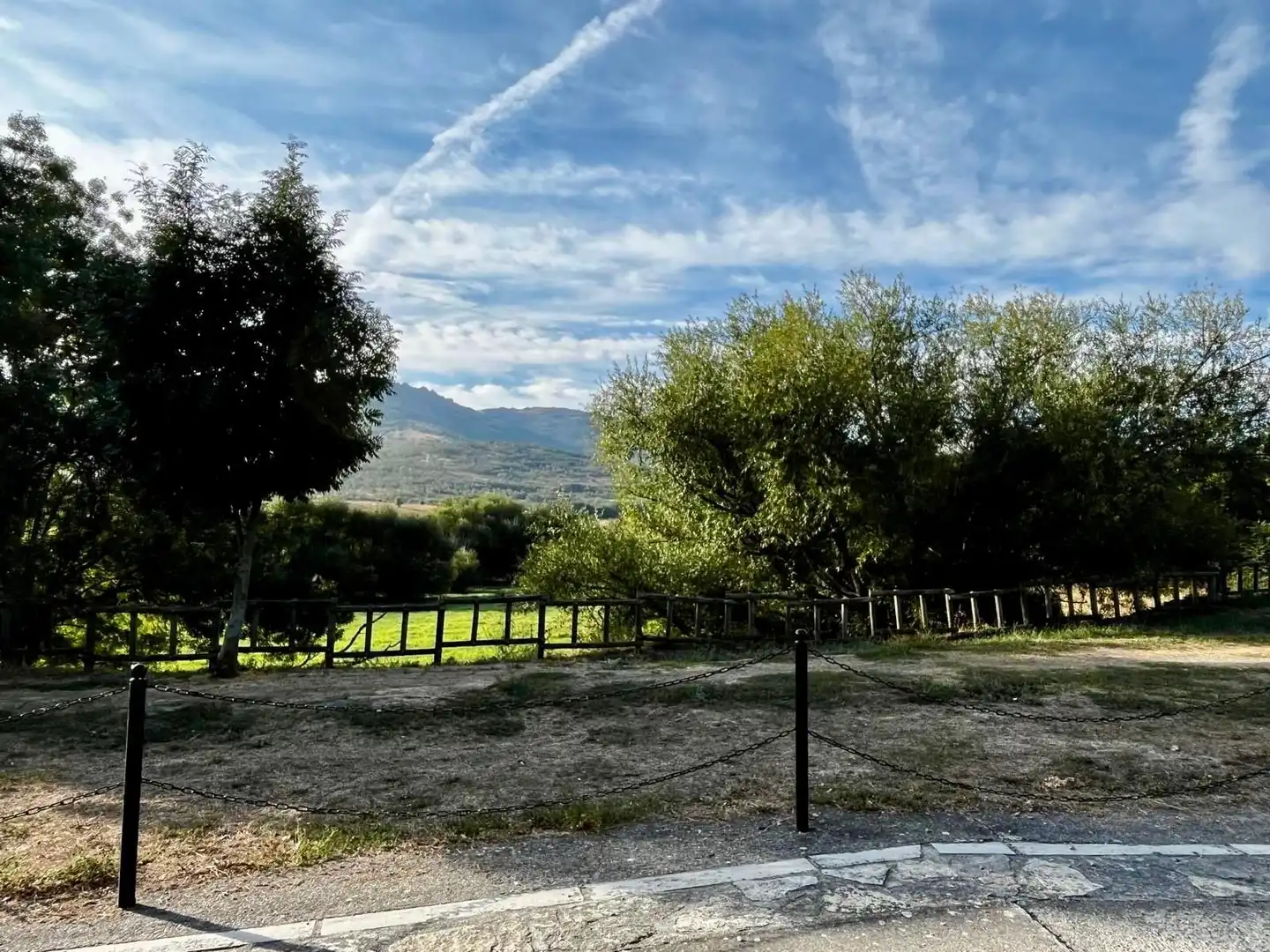 Casa adosada en venta en Pinilla del Valle con Calefacción, Jardín privado y Trastero
